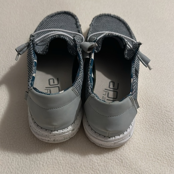 Hey Dude Wendy - Picture 3 of 5